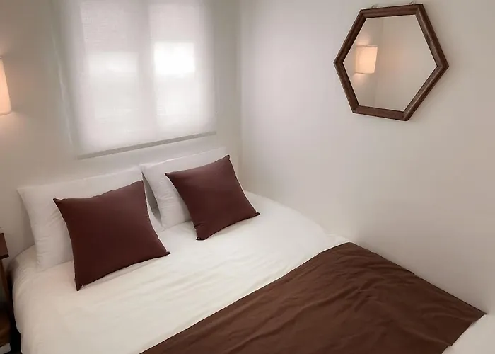 Sui Sinchon, 5 Minutes To Sinchon Station, 8 Minutes To Hongik University, 2br, Maximum 4 People Seúl