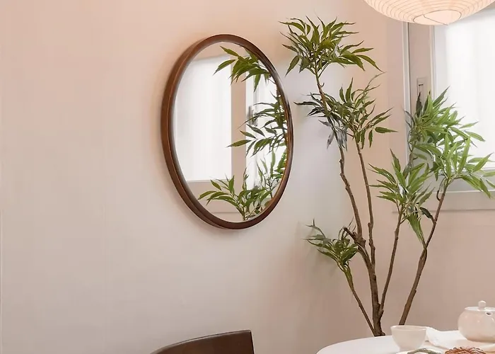 Villa Sui Sinchon, 5 Minutes To Sinchon Station, 8 Minutes To Hongik University, 2br, Maximum 4 People