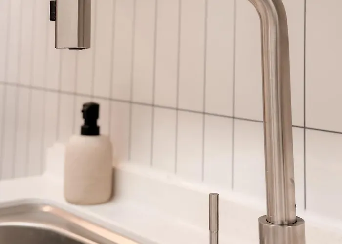 Sui Sinchon, 5 Minutes To Sinchon Station, 8 Minutes To Hongik University, 2br, Maximum 4 People Seúl
