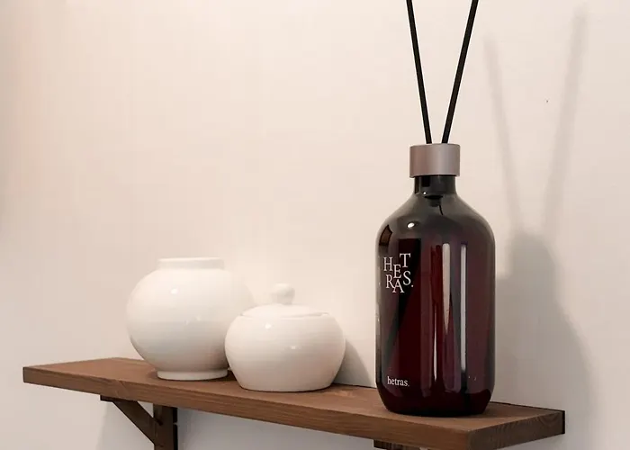 Sui Sinchon, 5 Minutes To Sinchon Station, 8 Minutes To Hongik University, 2br, Maximum 4 People