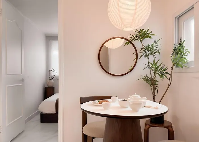 Sui Sinchon, 5 Minutes To Sinchon Station, 8 Minutes To Hongik University, 2br, Maximum 4 People Seúl