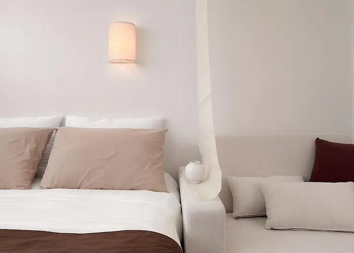 Sui Sinchon, 5 Minutes To Sinchon Station, 8 Minutes To Hongik University, 2br, Maximum 4 People